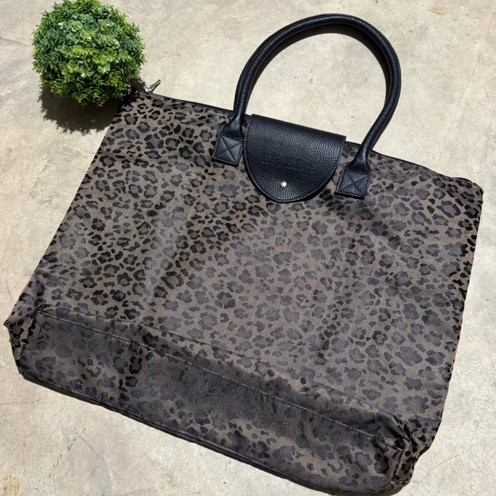 Chicos Foldable‎ Tote Leopard Cheetah Animal Print Travel Chic Mobwife Fall